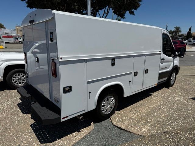 Ford Transit Cutaway Vehicle Full-screen Gallery Image 03