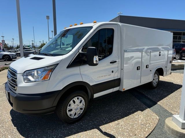 Ford Transit Cutaway Vehicle Full-screen Gallery Image 06