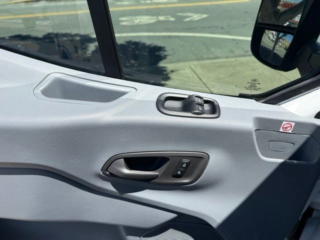 Ford Transit Cutaway Vehicle Full-screen Gallery Image 17