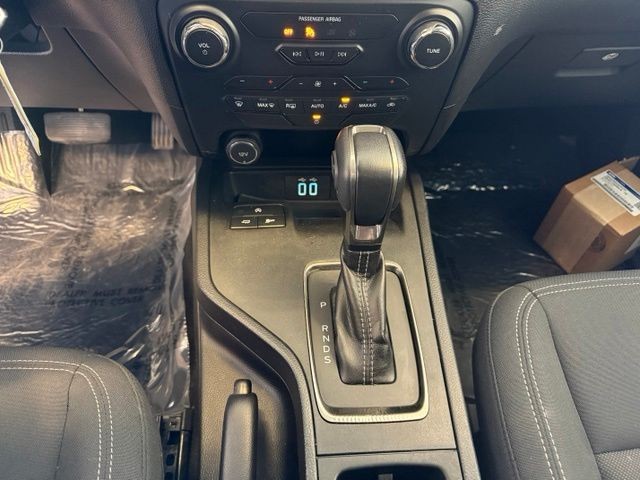 Ford Ranger Vehicle Full-screen Gallery Image 17
