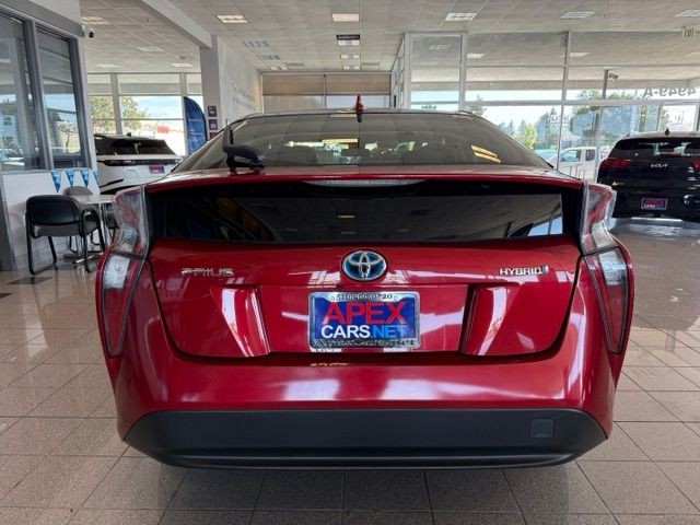 Toyota Prius Vehicle Full-screen Gallery Image 04