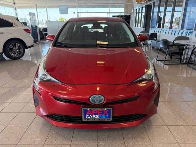 Toyota Prius Vehicle Full-screen Gallery Image 07