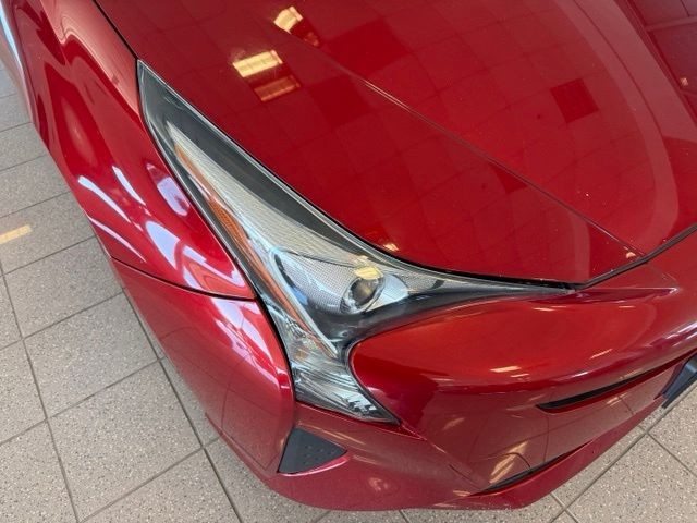 Toyota Prius Vehicle Full-screen Gallery Image 09