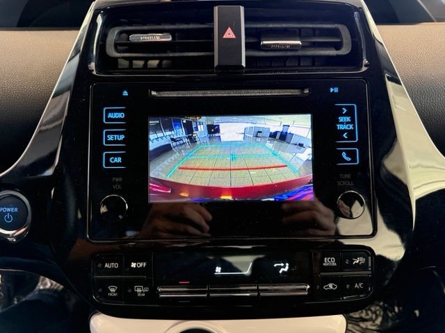 Toyota Prius Vehicle Full-screen Gallery Image 13