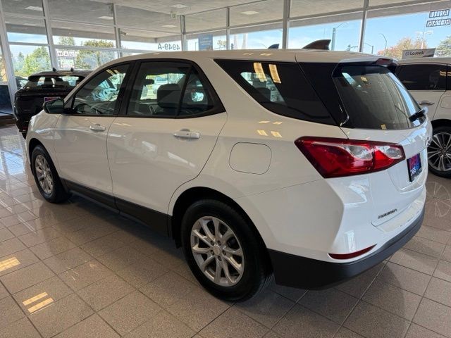 Chevrolet Equinox Vehicle Full-screen Gallery Image 05