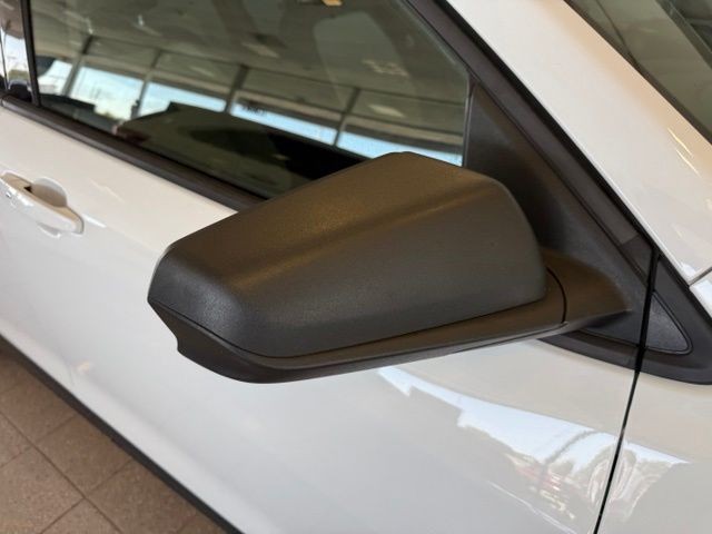 Chevrolet Equinox Vehicle Full-screen Gallery Image 11