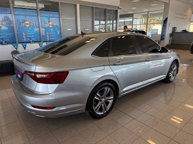 Volkswagen Jetta Vehicle Full-screen Gallery Image 03