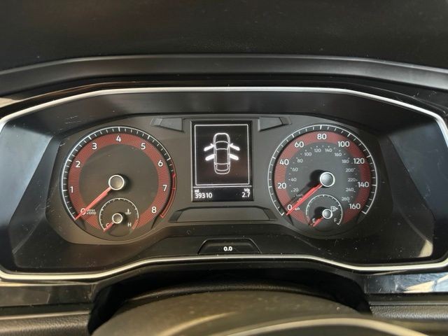 Volkswagen Jetta Vehicle Full-screen Gallery Image 13