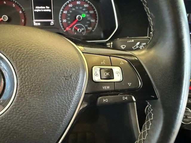Volkswagen Jetta Vehicle Full-screen Gallery Image 17