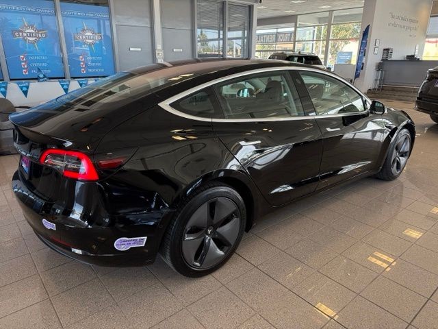 Tesla Model 3 Vehicle Full-screen Gallery Image 03