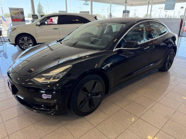 Tesla Model 3 Vehicle Full-screen Gallery Image 06