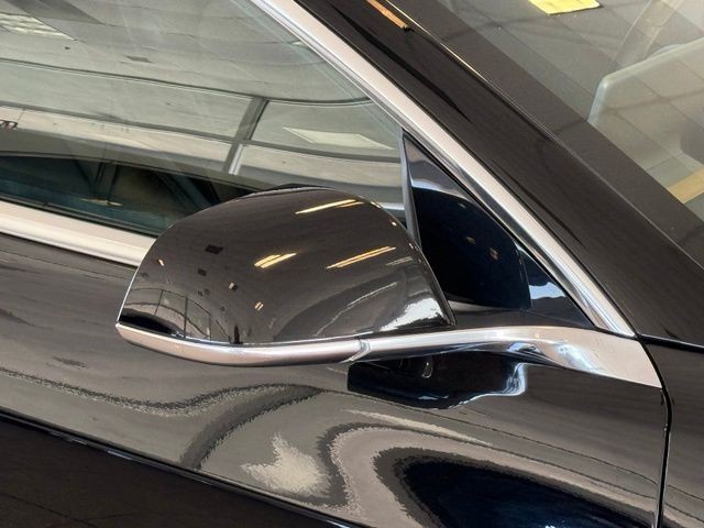 Tesla Model 3 Vehicle Full-screen Gallery Image 11