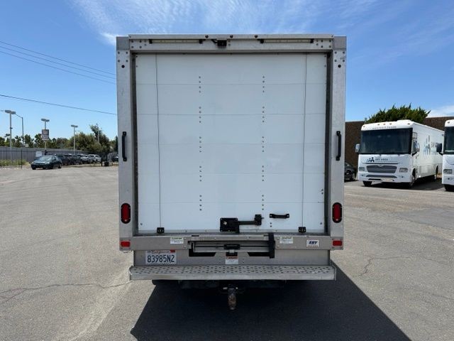 Ford Transit Chassis Vehicle Full-screen Gallery Image 04