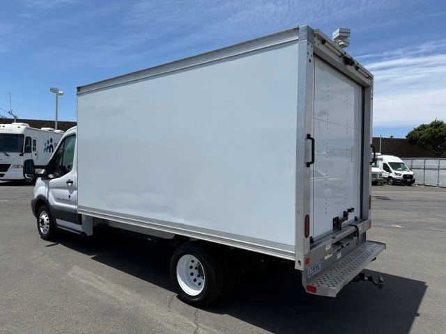 Ford Transit Chassis Vehicle Full-screen Gallery Image 05