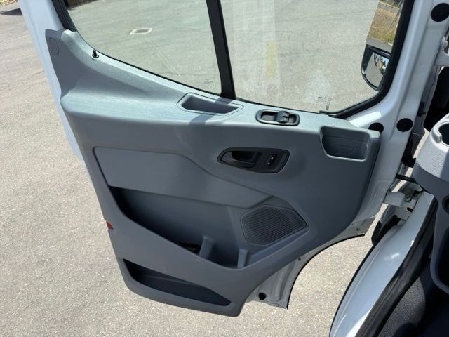 Ford Transit Chassis Vehicle Full-screen Gallery Image 20