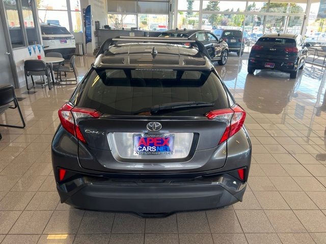 Toyota C-HR Vehicle Full-screen Gallery Image 08