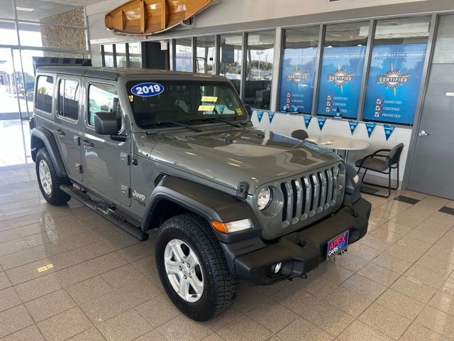Jeep Wrangler Unlimited Vehicle Full-screen Gallery Image 02