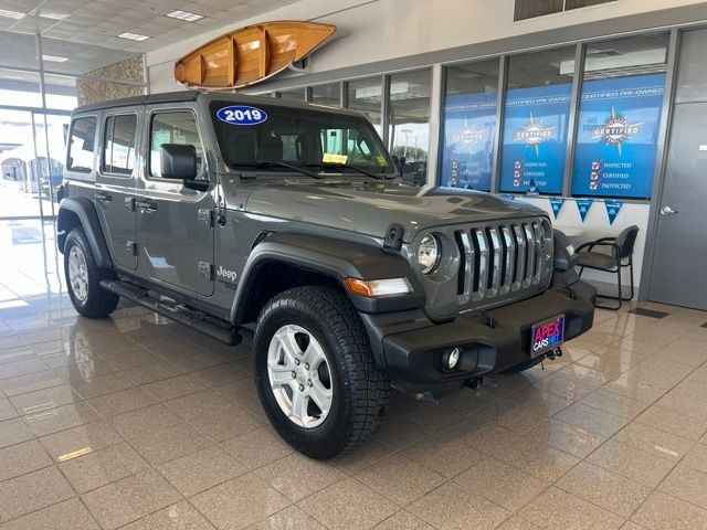 Jeep Wrangler Unlimited Vehicle Full-screen Gallery Image 03
