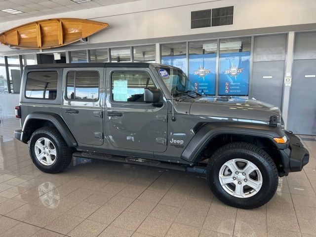 Jeep Wrangler Unlimited Vehicle Full-screen Gallery Image 04