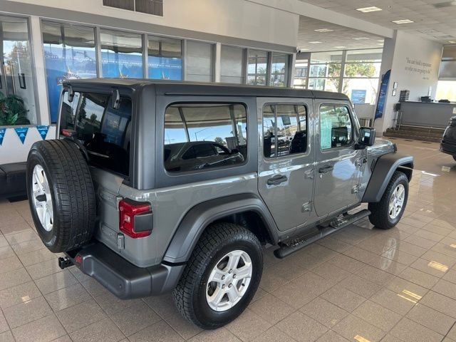 Jeep Wrangler Unlimited Vehicle Full-screen Gallery Image 05