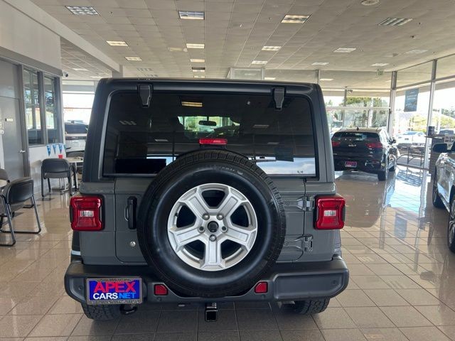 Jeep Wrangler Unlimited Vehicle Full-screen Gallery Image 07