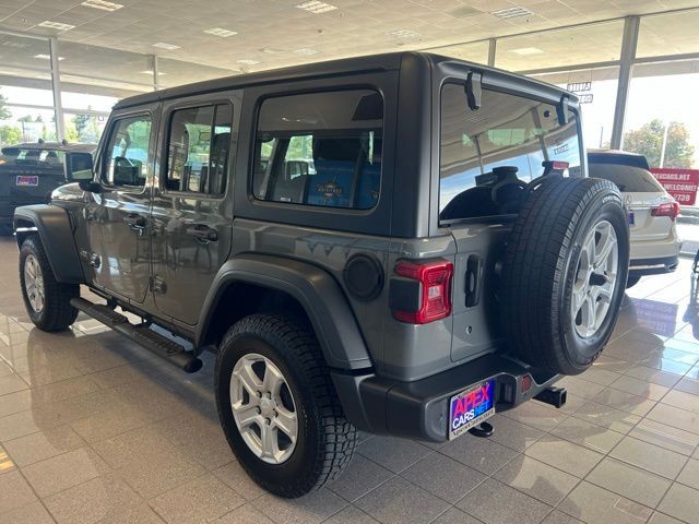 Jeep Wrangler Unlimited Vehicle Full-screen Gallery Image 11