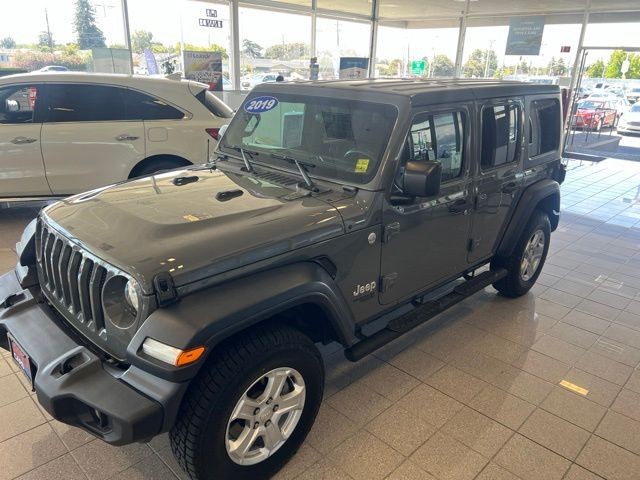 Jeep Wrangler Unlimited Vehicle Full-screen Gallery Image 13