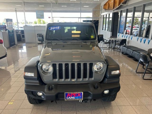 Jeep Wrangler Unlimited Vehicle Full-screen Gallery Image 15