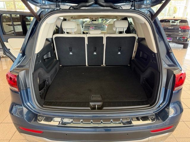 Mercedes-Benz GLB Vehicle Full-screen Gallery Image 20