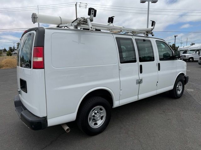 Chevrolet Express Cargo Van Vehicle Full-screen Gallery Image 03