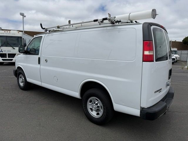 Chevrolet Express Cargo Van Vehicle Full-screen Gallery Image 05