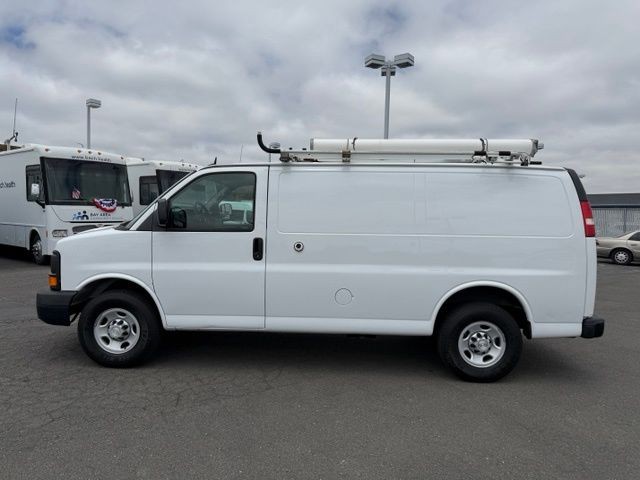 Chevrolet Express Cargo Van Vehicle Full-screen Gallery Image 06