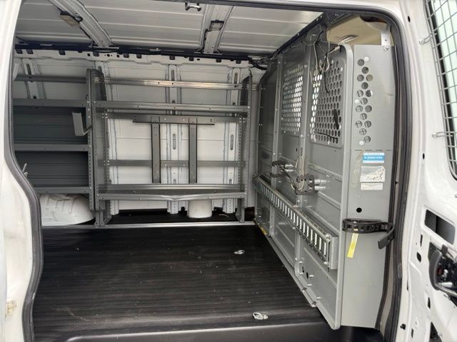 Chevrolet Express Cargo Van Vehicle Full-screen Gallery Image 20