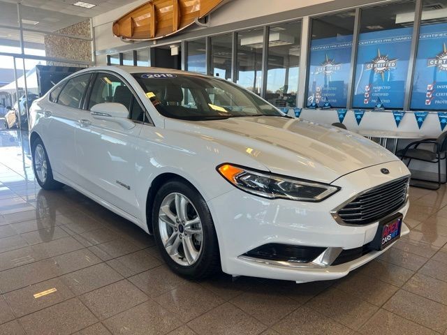 Ford Fusion Hybrid Vehicle Full-screen Gallery Image 03