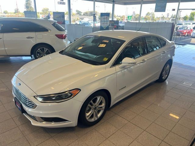 Ford Fusion Hybrid Vehicle Full-screen Gallery Image 11