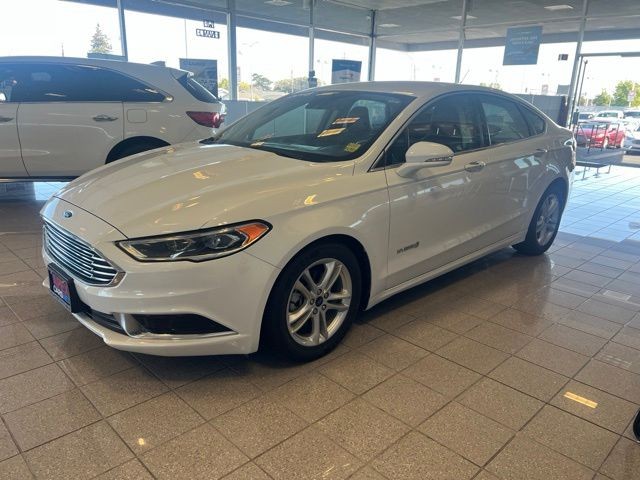 Ford Fusion Hybrid Vehicle Full-screen Gallery Image 12