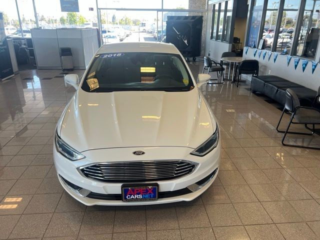 Ford Fusion Hybrid Vehicle Full-screen Gallery Image 14