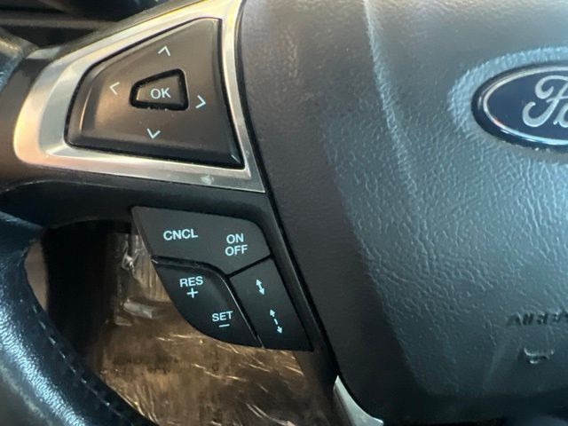 Ford Fusion Hybrid Vehicle Full-screen Gallery Image 18