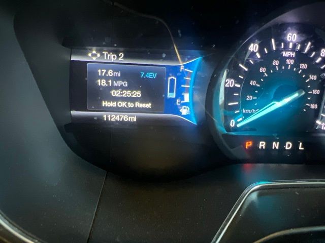 Ford Fusion Hybrid Vehicle Full-screen Gallery Image 20