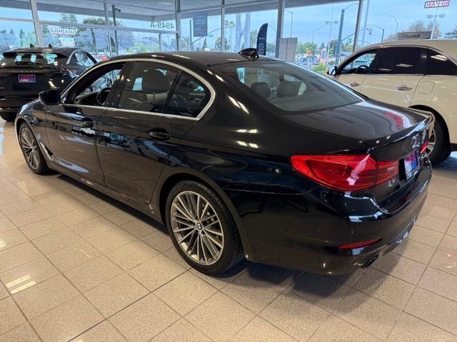 BMW 5 Series Vehicle Full-screen Gallery Image 05