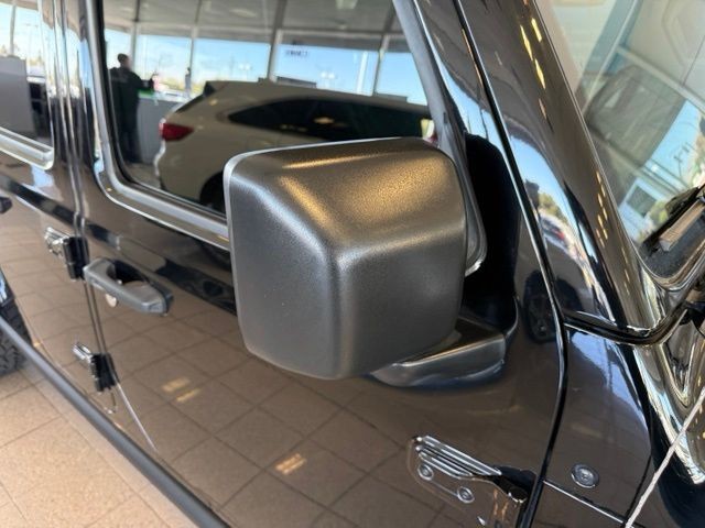 Jeep Gladiator Vehicle Full-screen Gallery Image 11