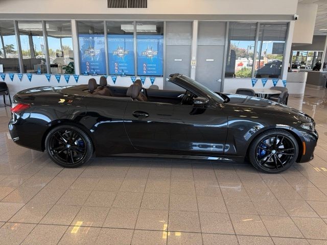 BMW 4 Series Vehicle Full-screen Gallery Image 03