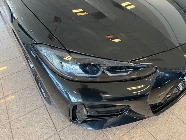 BMW 4 Series Vehicle Full-screen Gallery Image 10
