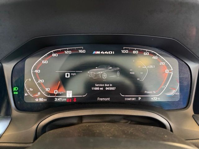BMW 4 Series Vehicle Full-screen Gallery Image 14