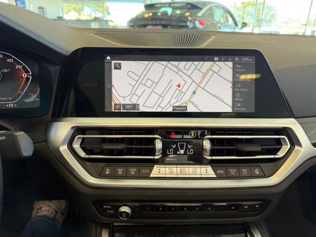 BMW 4 Series Vehicle Full-screen Gallery Image 17