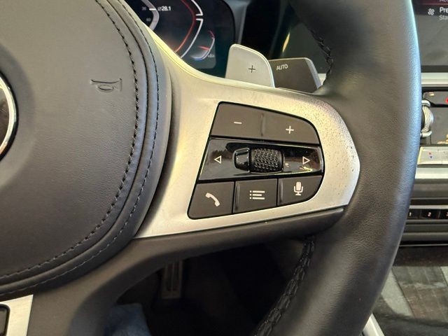 BMW 4 Series Vehicle Full-screen Gallery Image 19