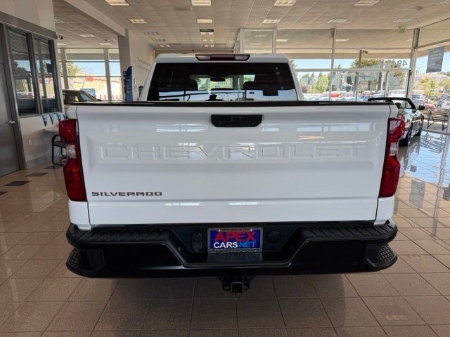 Chevrolet Silverado 1500 LTD Vehicle Full-screen Gallery Image 04