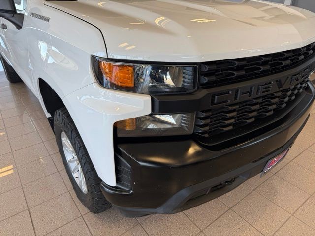 Chevrolet Silverado 1500 LTD Vehicle Full-screen Gallery Image 09