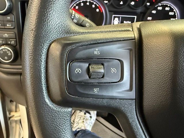 Chevrolet Silverado 1500 LTD Vehicle Full-screen Gallery Image 17
