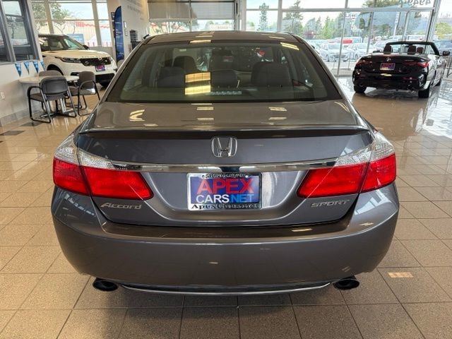 Honda Accord Sedan Vehicle Full-screen Gallery Image 04